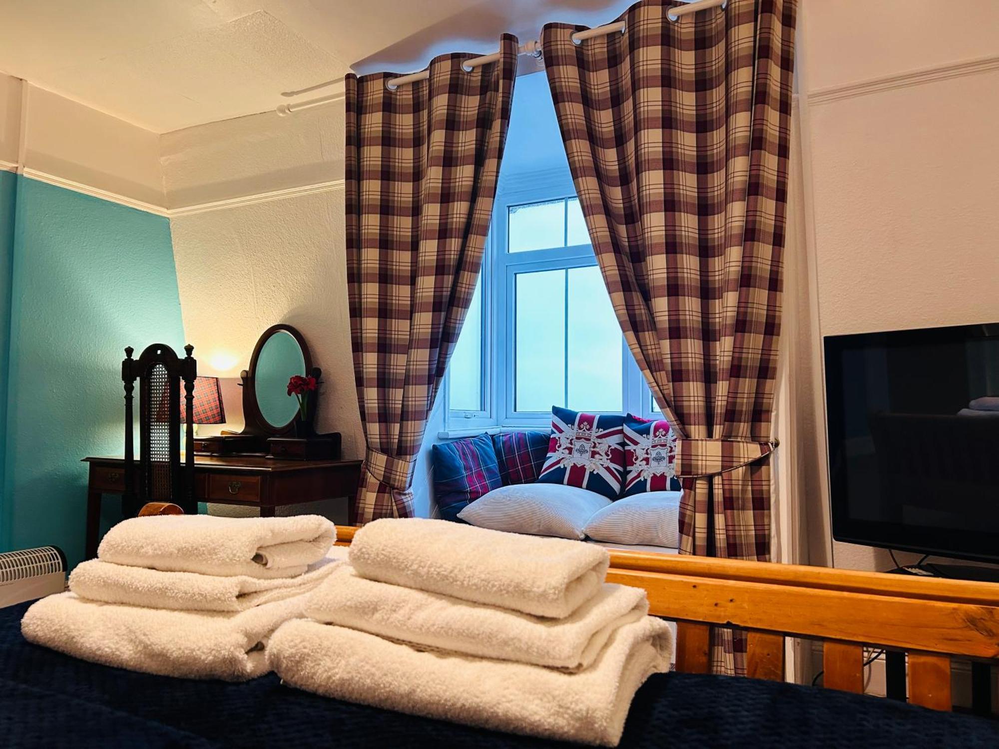 Clarence Quarters Self-Catering Guest House Portsmouth Room photo